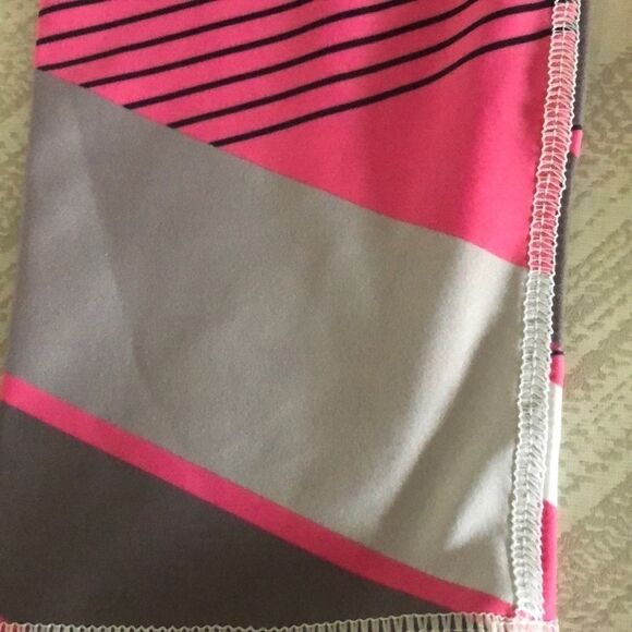 Playground Neon Pink w Stripes Cropped Leggings - Picture 4 of 6